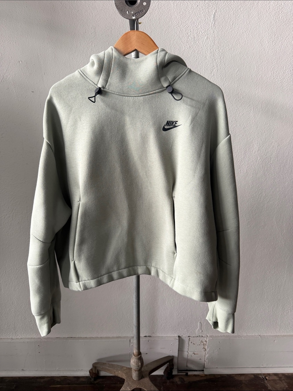 Nike Women's Sportswear Tech Fleece Cropped Hoodie Size Large